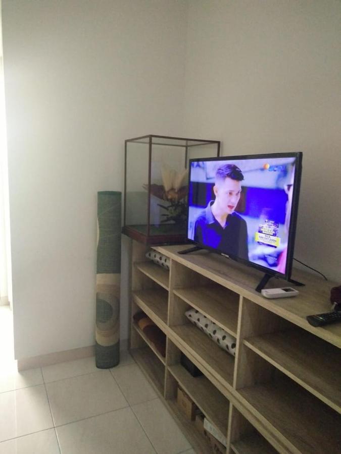 Springlake Apartemen 2Br-Sumarecon-Bekasi, By Bu Johan Kültér fotó