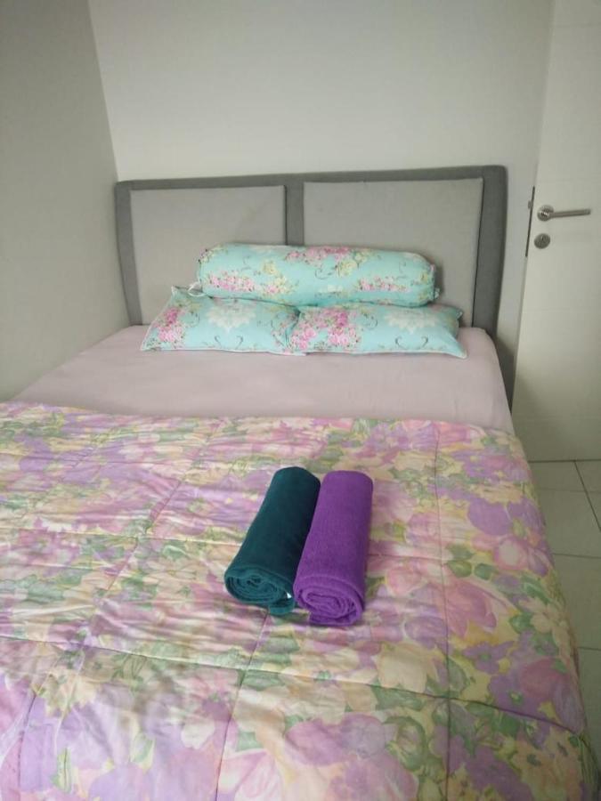 Springlake Apartemen 2Br-Sumarecon-Bekasi, By Bu Johan Kültér fotó